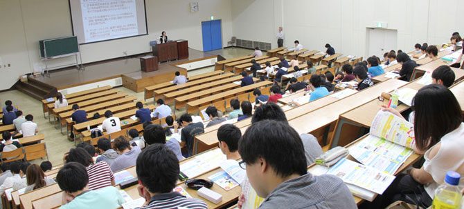 ３年次生を対象に「就活スタート講座」を開催しました