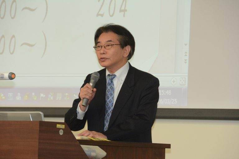 法hp報「法学部卒業式」４_525.jpg