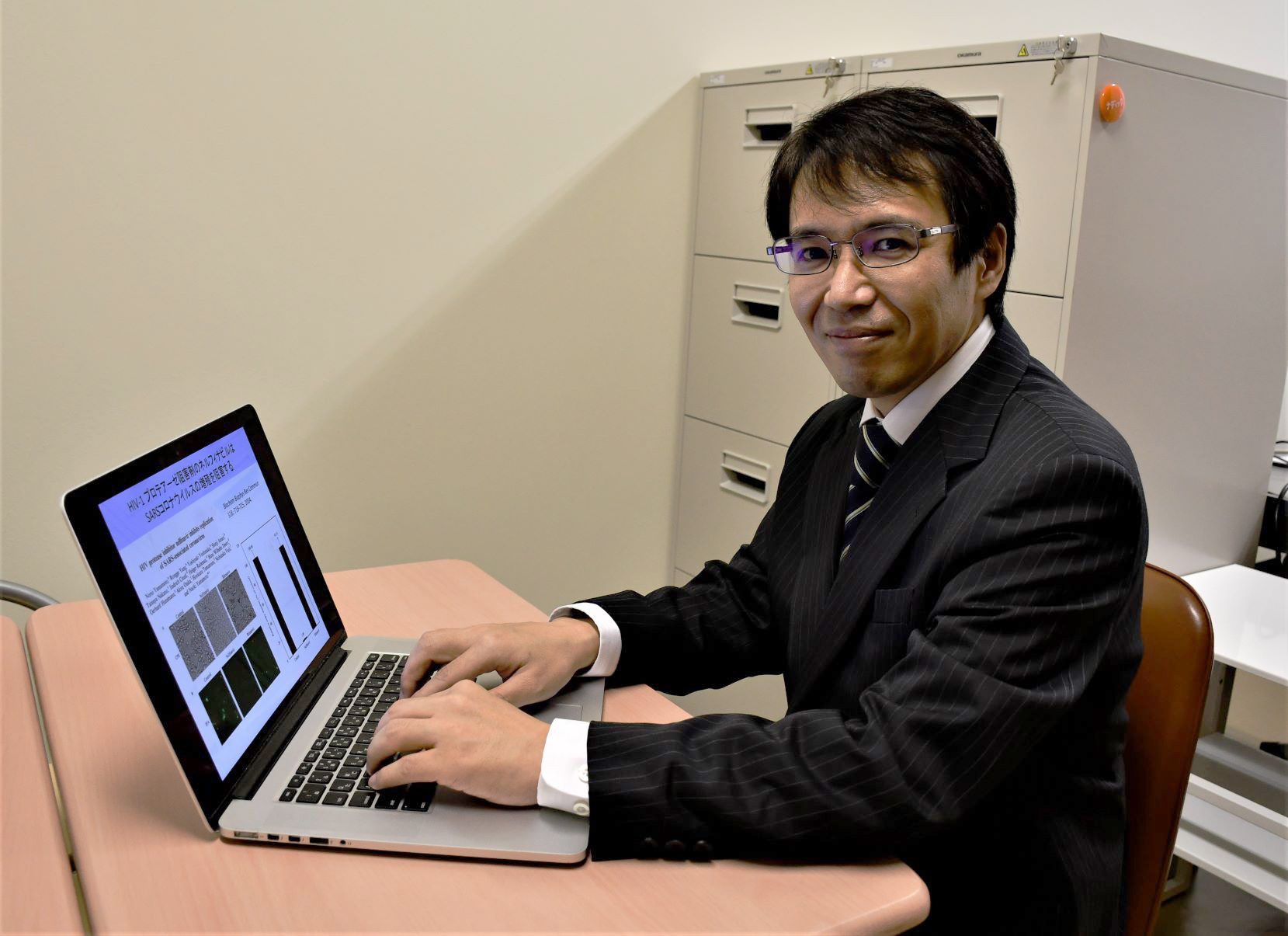 医学科の山本典生教授らが新型コロナウイルス感染症の治療候補薬 ネルフィナビル の効果を明らかにしました ニュース 医学部 東海大学 Tokai University