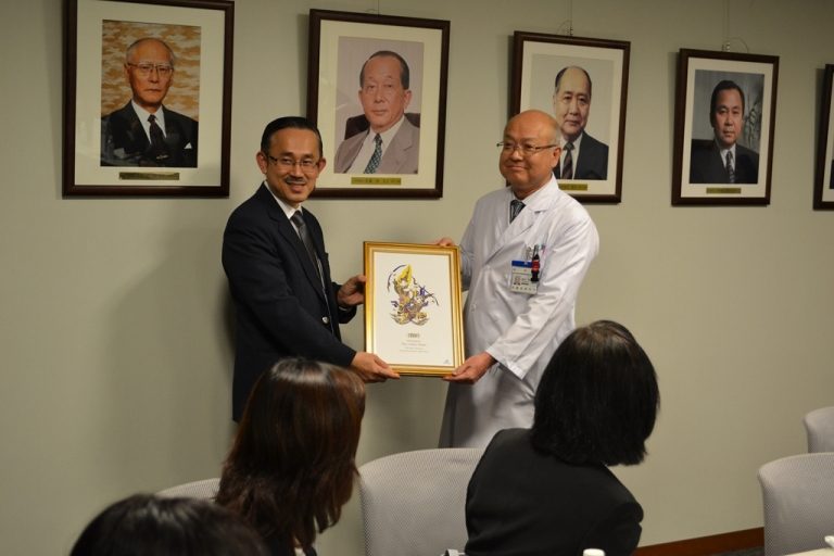 タイ医学部5_525.jpg