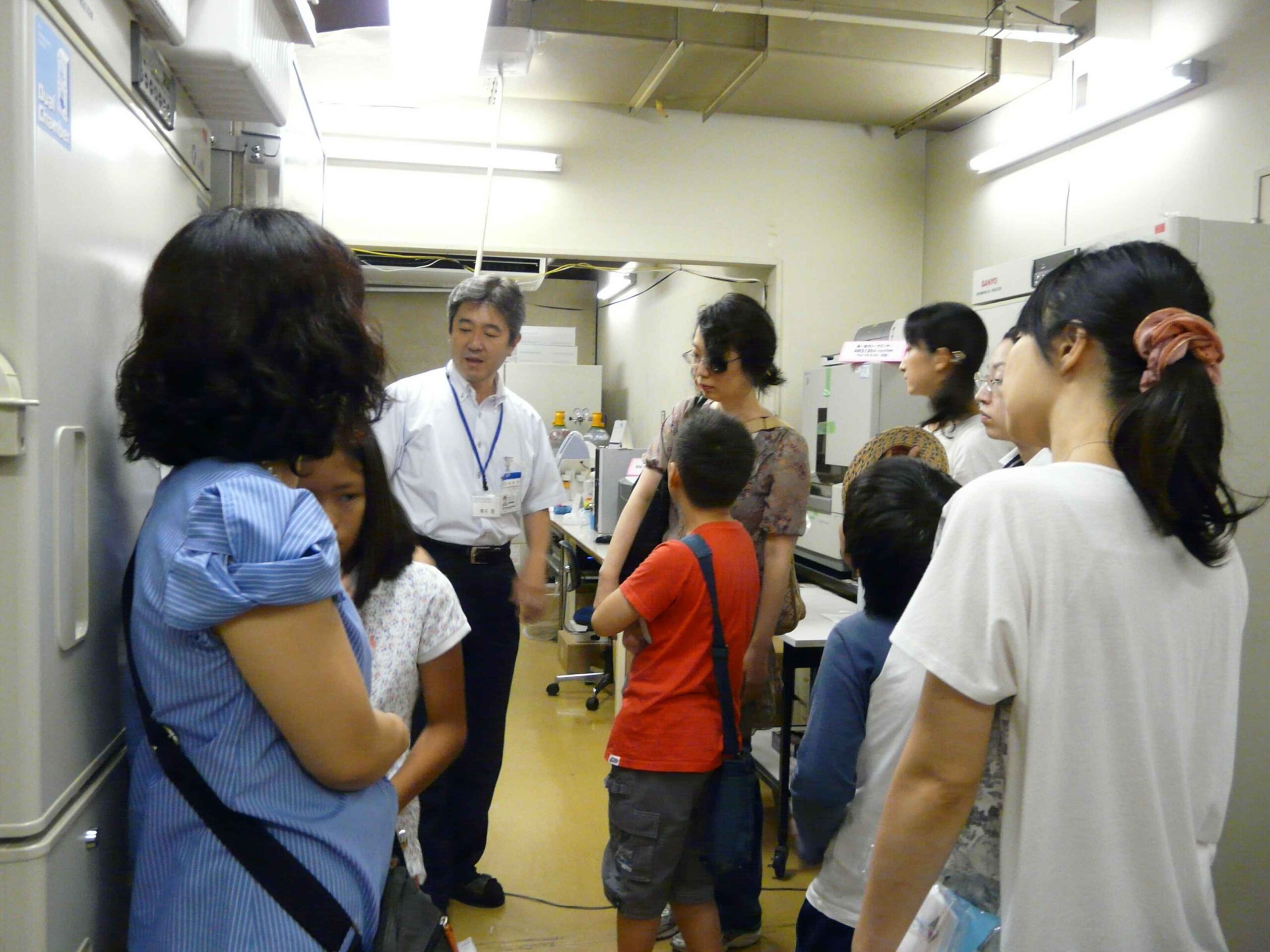 医hp報「科学実験教室」02.jpg