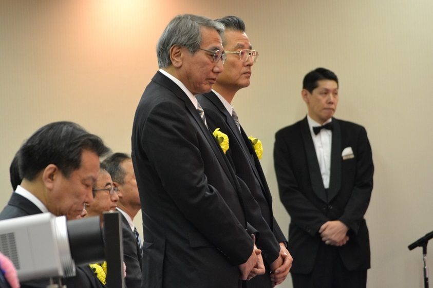 医hp報「洋上救急30周年表彰」03.jpg
