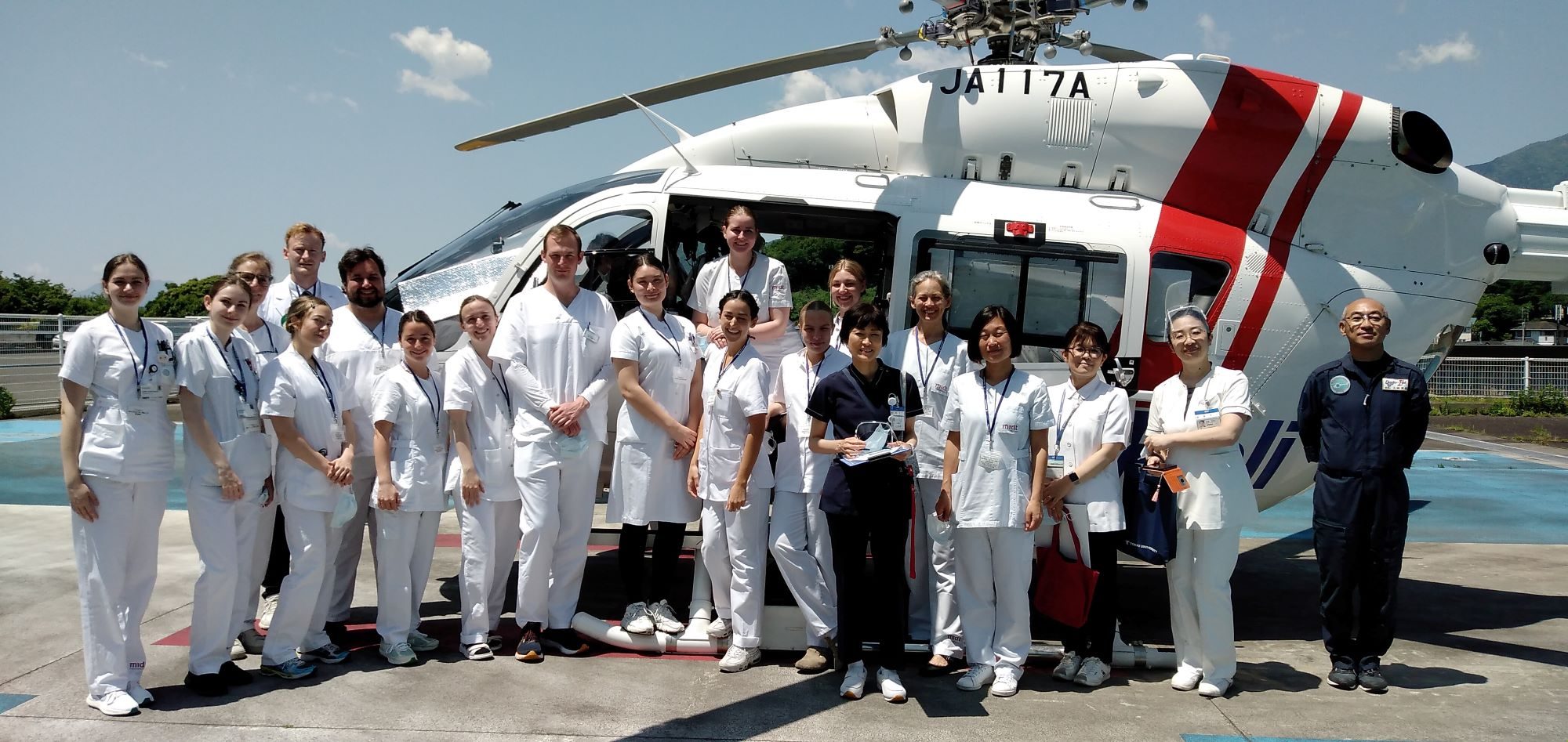 デンマーク・VIAユニバーシティカレッジの看護学科の学生らが初めて