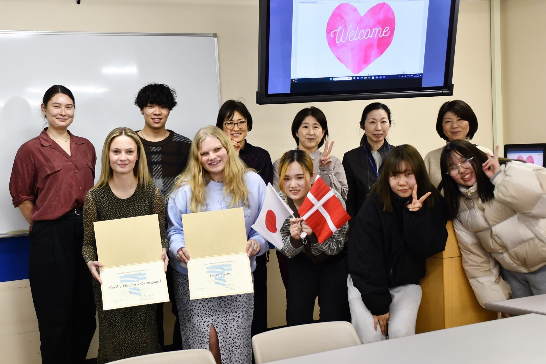 医学部看護学科でデンマーク・デアコネス大学看護学部の学生が研修に