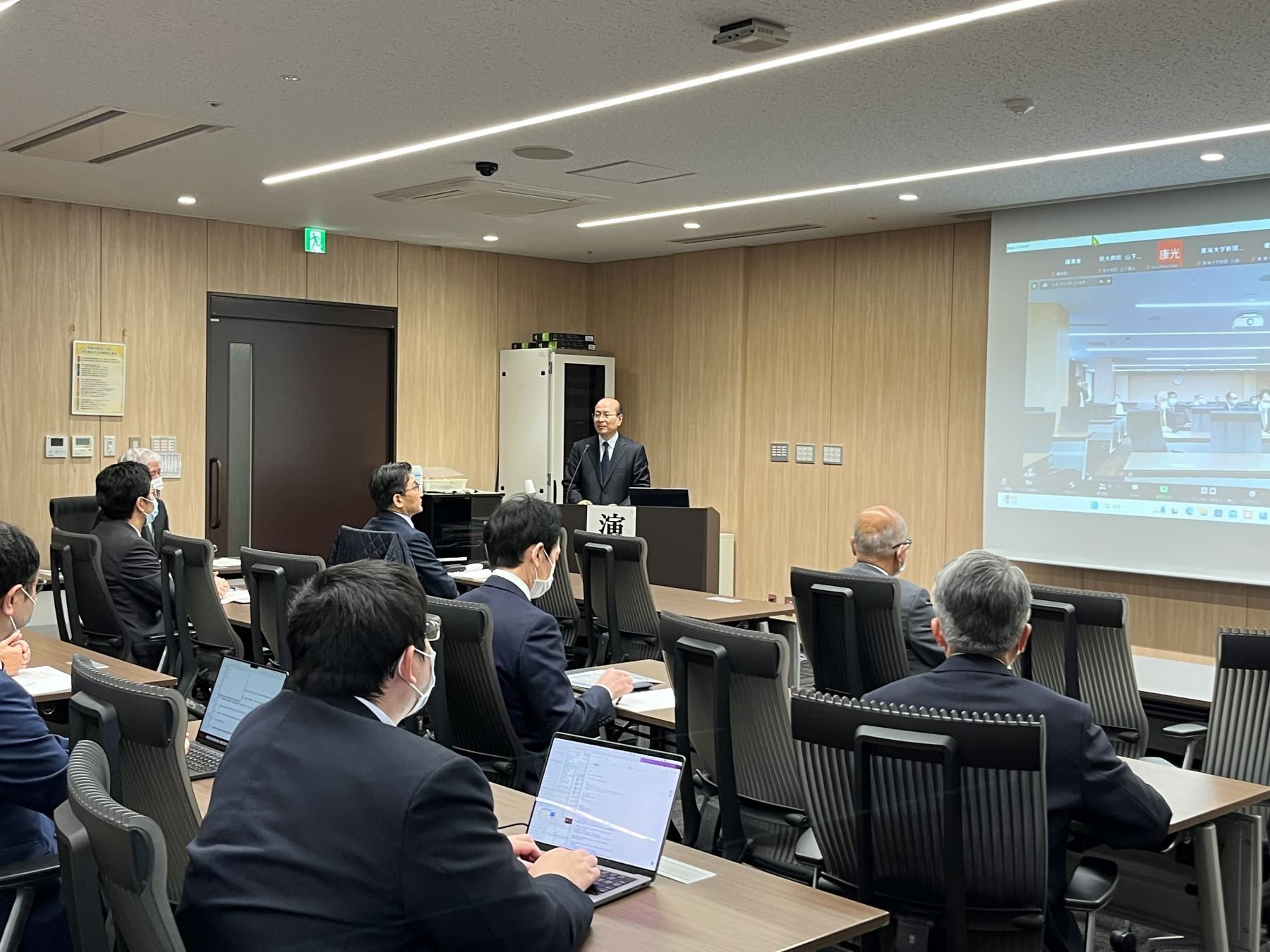 熊本大学と連携してシンポジウムを開催しました | ニュース | 医学部