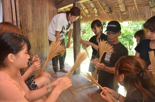 祖納集落で手わざを習う_341.jpg
