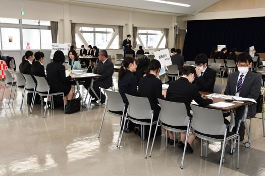 代々木_学内合同企業研究会1 525.jpg