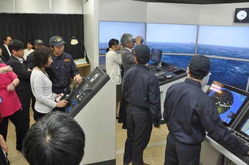 操船シミュレータ (1)_341.jpg