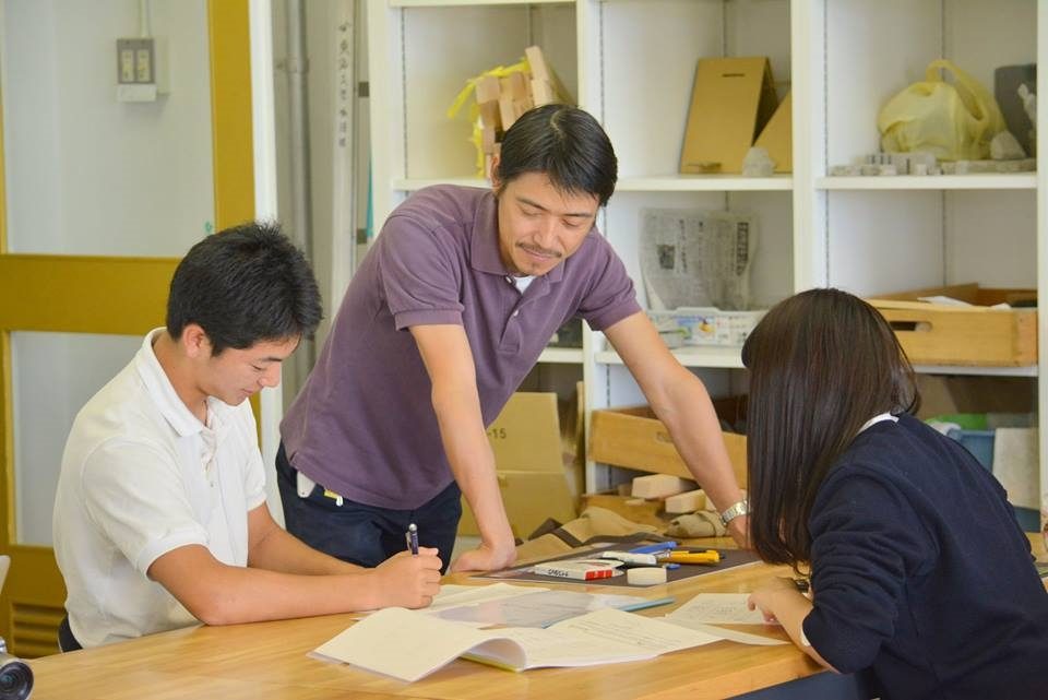 国文ｈｐ報「デザインスクール」04.jpg