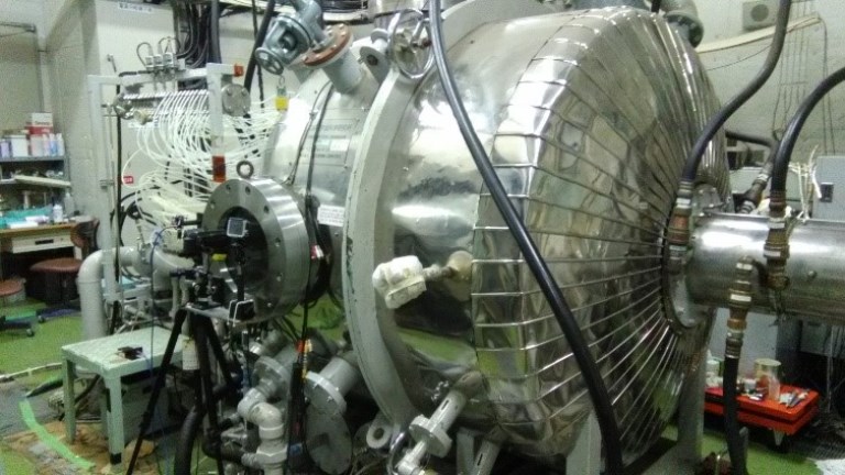 機械工学科・山田講師の研究室がJAXAの惑星大気突入環境模擬装置を用い